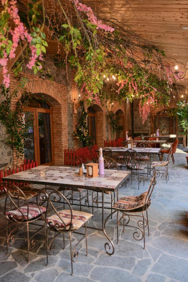 Old Town Sheki Hotel Exterior photo